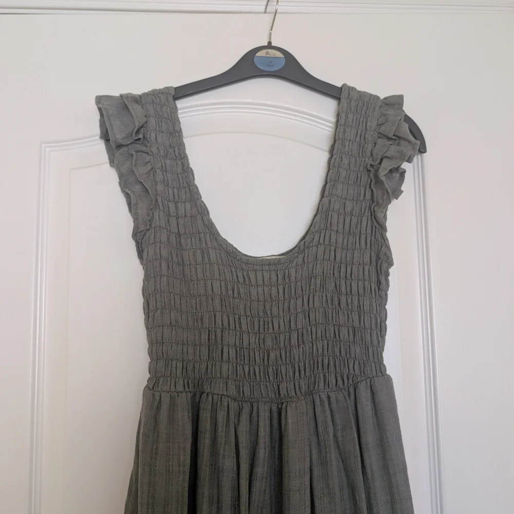 Green Maxi Dress  Penelope Rose Size Medium - Picture 2 of 9